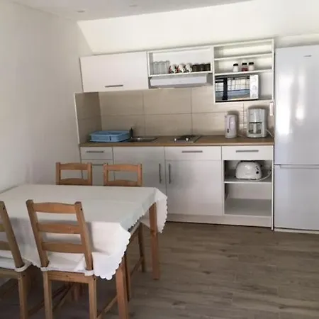 Varlak Vendeghaz 2 公寓 *