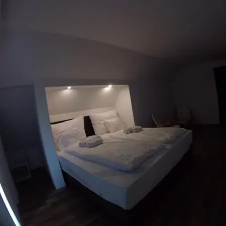 Varlak Vendeghaz 2 Appartement Siófok