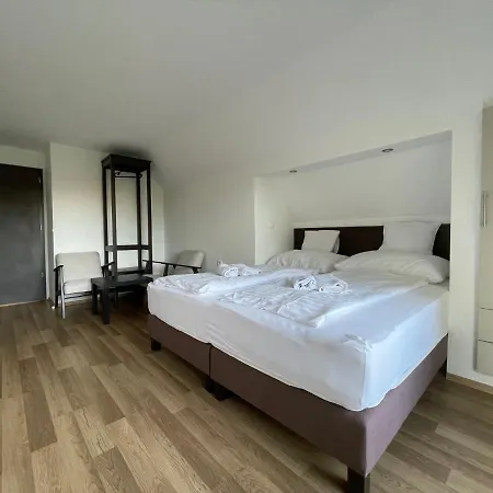 Varlak Vendeghaz 2 Appartement Siófok