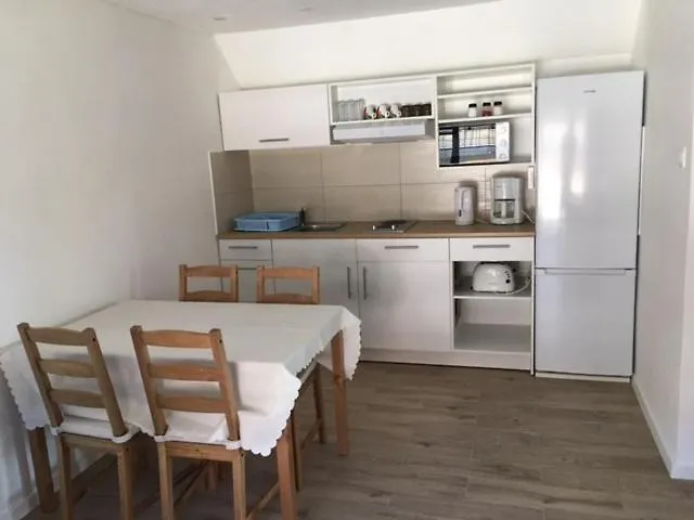 Varlak Vendeghaz 2 Apartmán *