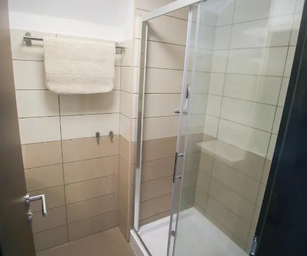 Varlak Vendeghaz 2 * Siófok