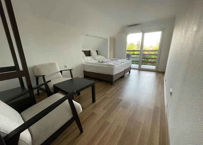 Varlak Vendeghaz 2 * Siófok